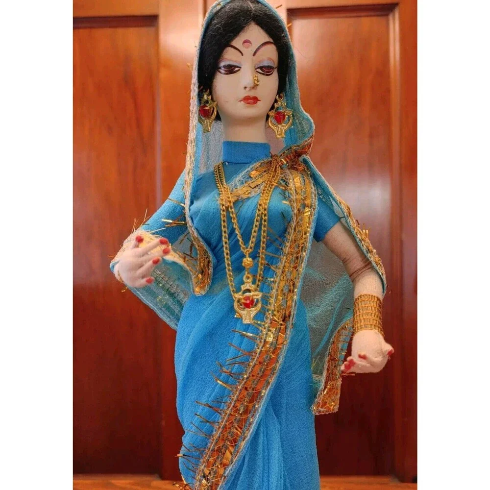 VTG Beautiful Details Handmade Indian Woman Saree Traditional Wearing Doll